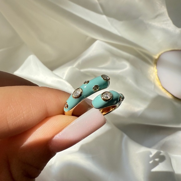 Serpenti diamonds Gold and Blue Women's Ring
Adjustable opening ring - Picture 6 of 10